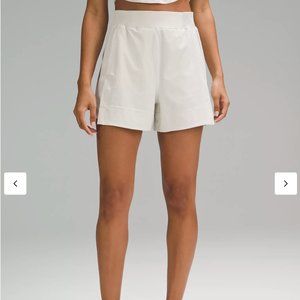 Lululemon Stretch Woven Relaxed-Fit High-Rise Short 4"in Bone